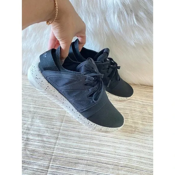 Adidas Tubular Men's PYV Male Size US 6.5 Black White Athletic Lace-Up Sneakers