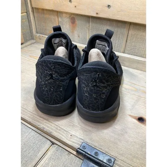 AIR Jordan Sneakers 7Y Or Woman’s 8.5 First Class 23 Black Gold AJ7314-021