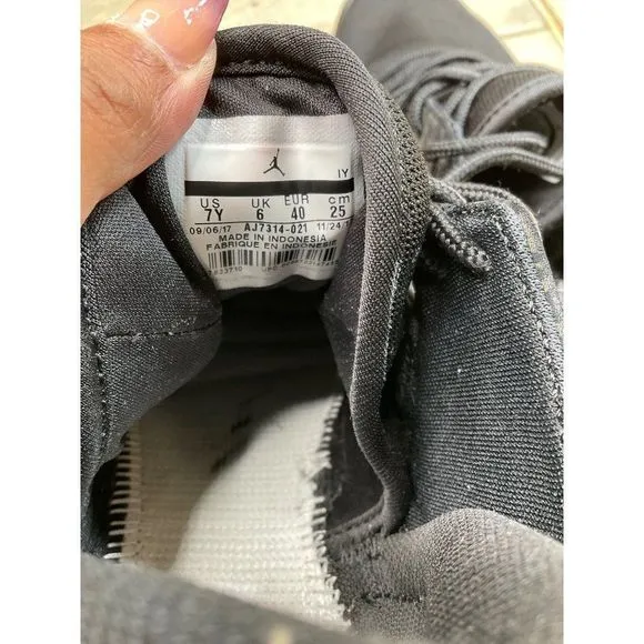 AIR Jordan Sneakers 7Y Or Woman’s 8.5 First Class 23 Black Gold AJ7314-021
