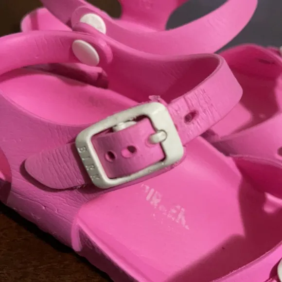 Birkenstock®️toddler girl sandals