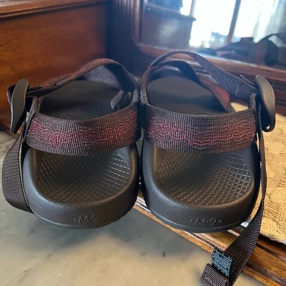 CHACO Z2 Classic Rugged Sole Outdoor Sandals Brown and Red Red Men's Size 9