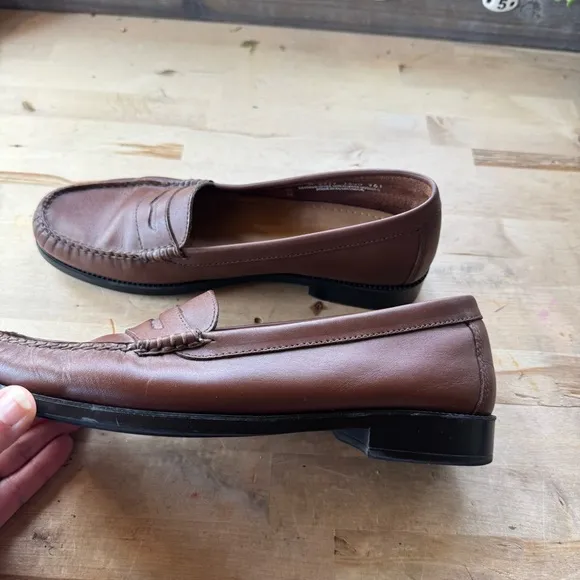 G.H. Bass &amp; co weejuns brown leather Penny loafers women’s size 10