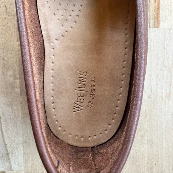 G.H. Bass &amp; co weejuns brown leather Penny loafers women’s size 10