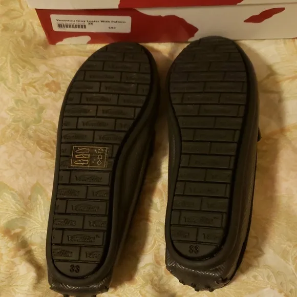 Grey venetinni loafers, brand new size 33