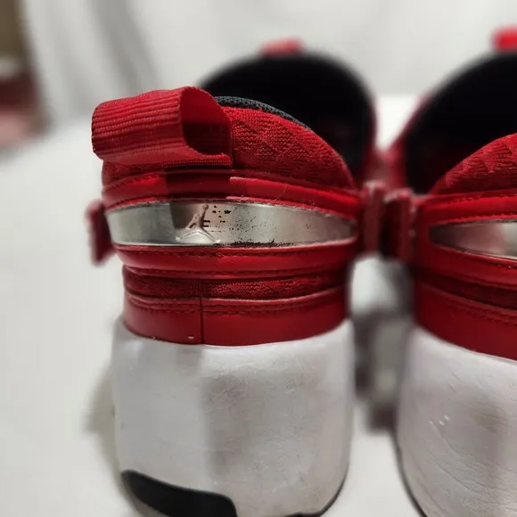 Jordan Trunner Mens Size 10 Red &amp; White Running Training Shoes 897992-601