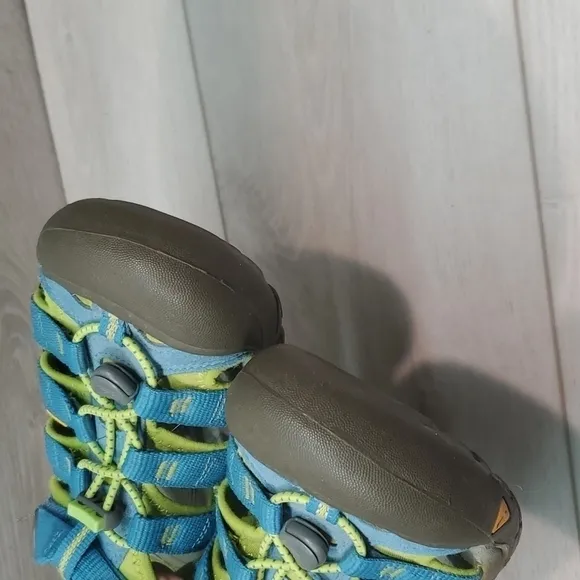 Keen Mens Outdoor Hiking Comfort Sandals shoes sz 5