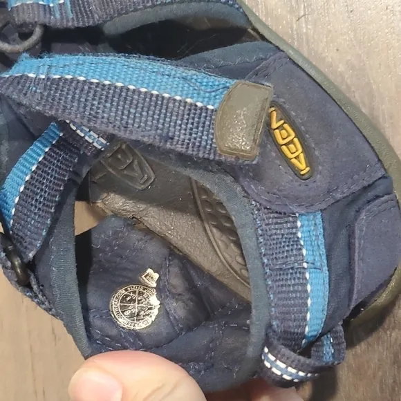 Keen Mens outdoor hiking sandals shoes sz 6 athletic