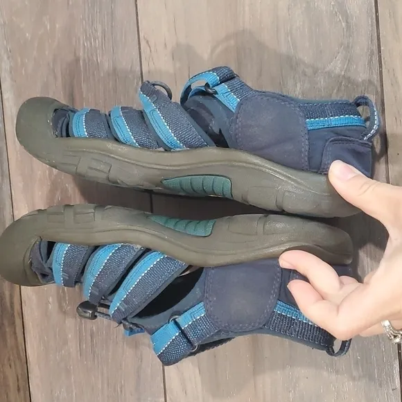 Keen Mens outdoor hiking sandals shoes sz 6 athletic