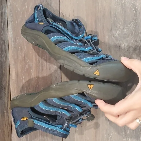 Keen Mens outdoor hiking sandals shoes sz 6 athletic