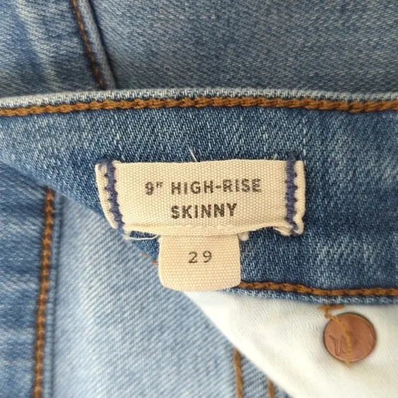 Madewell Classic 9&quot; High Rise Distressed Medium Wash Cropped Skinny Jeans 29