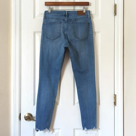 Madewell Classic 9&quot; High Rise Distressed Medium Wash Cropped Skinny Jeans 29
