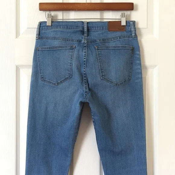 Madewell Classic 9&quot; High Rise Distressed Medium Wash Cropped Skinny Jeans 29