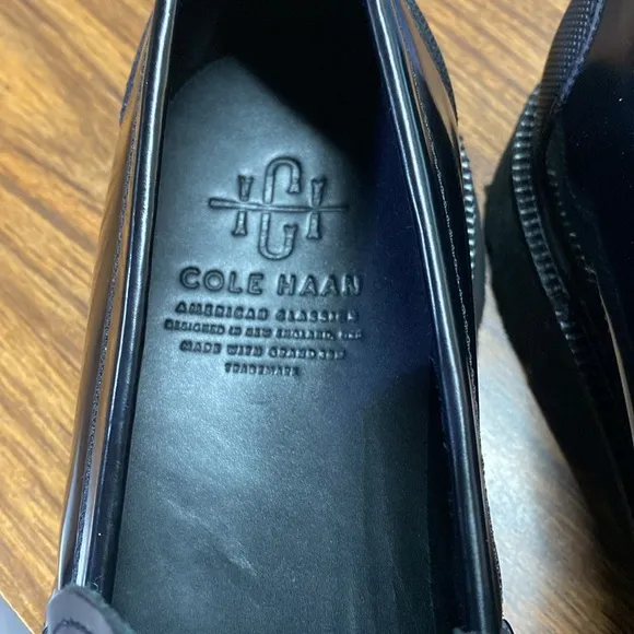 Men’s Cole Haan American Classics Tassel Loafer Sz 11M. Color is black