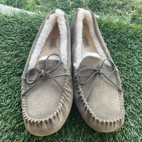 Men’s UGG Corvin Loafer Suede sz 11
