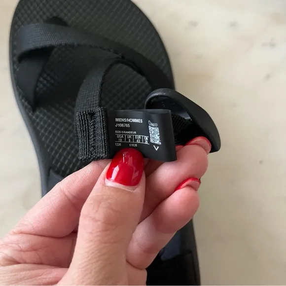 NEW Chaco Men’s Z/Cloud Sandal in Black Size 10