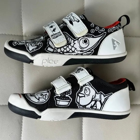 New! PLAE Roan Oliver Black Kids Sneakers Size 13