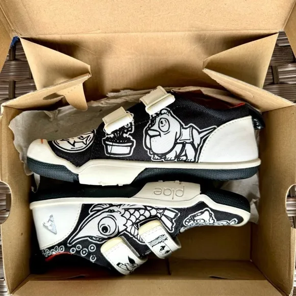 New! PLAE Roan Oliver Black Kids Sneakers Size 13