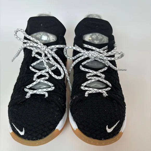 Nike Lebron XVIII‎ Grade School 4Y Black/White Gums Sneakers Shoes [CW2760-007]