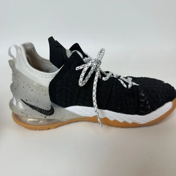 Nike Lebron XVIII‎ Grade School 4Y Black/White Gums Sneakers Shoes [CW2760-007]