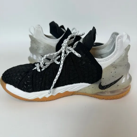 Nike Lebron XVIII‎ Grade School 4Y Black/White Gums Sneakers Shoes [CW2760-007]