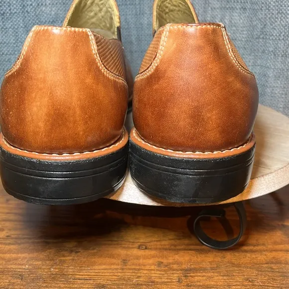 Sandro Moscoloni Brown Burnished Leather Loafers Slip On Professional GQ Career