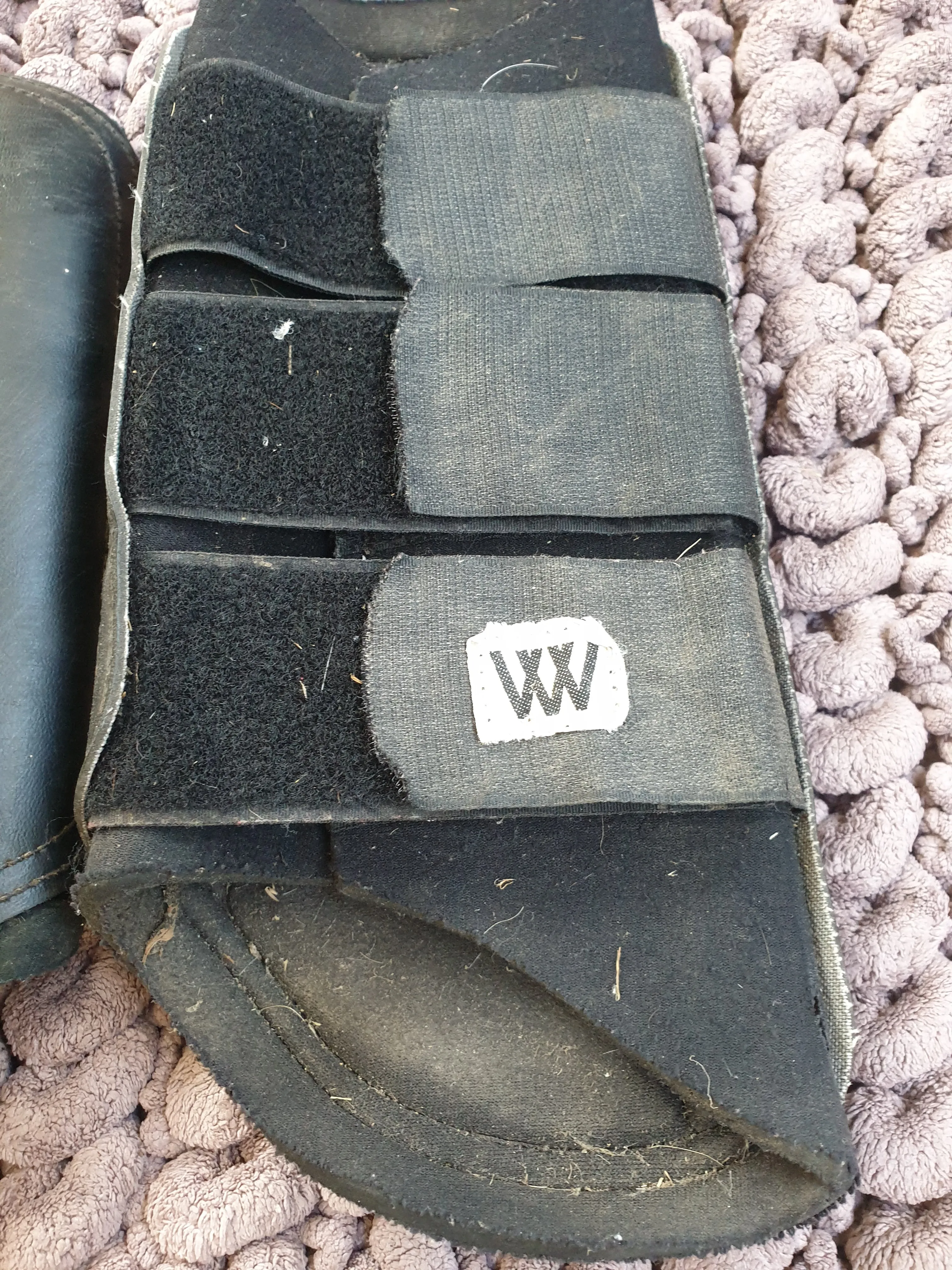 Used full size WW black brushing boots FREE POSTAGE☆