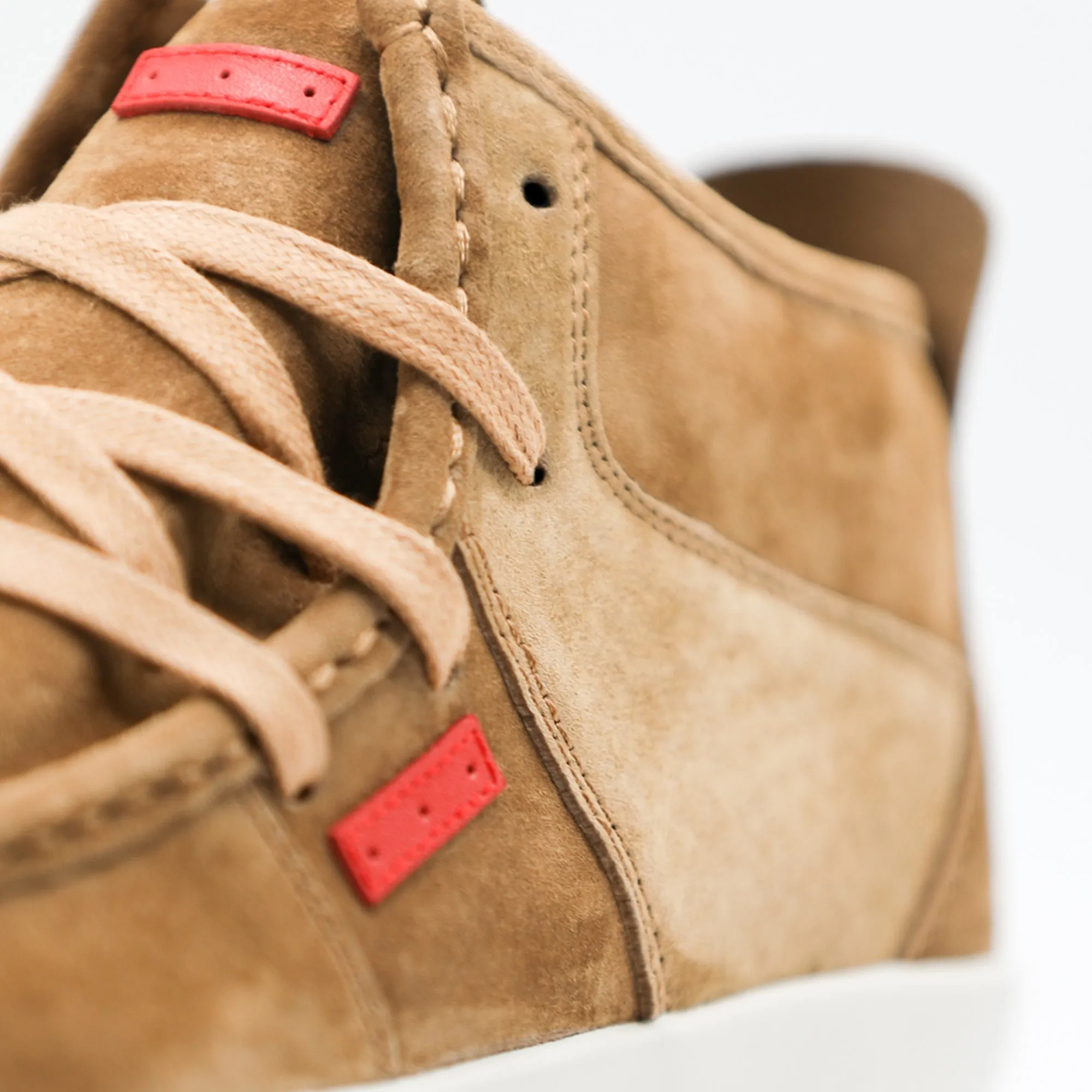 Wallace Camel / Bone